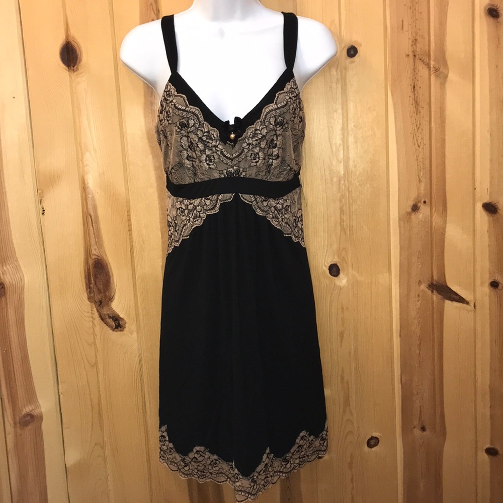 Beautiful nightie with robe!  Yum!!!